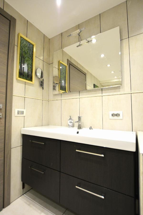 Suite Mimosa Con Piscina - Affitti Brevi Italia Sirmione Ngoại thất bức ảnh