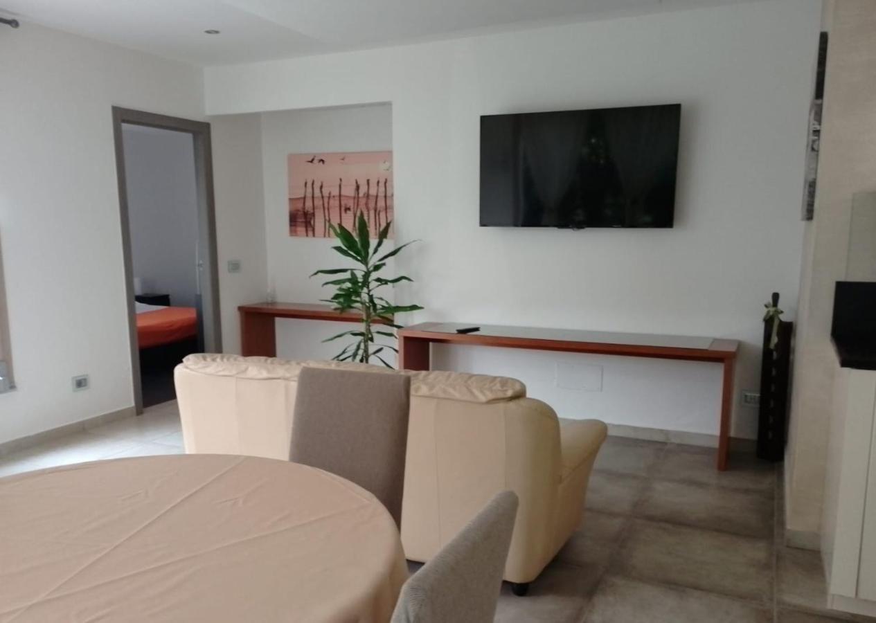 Suite Mimosa Con Piscina - Affitti Brevi Italia Sirmione Ngoại thất bức ảnh