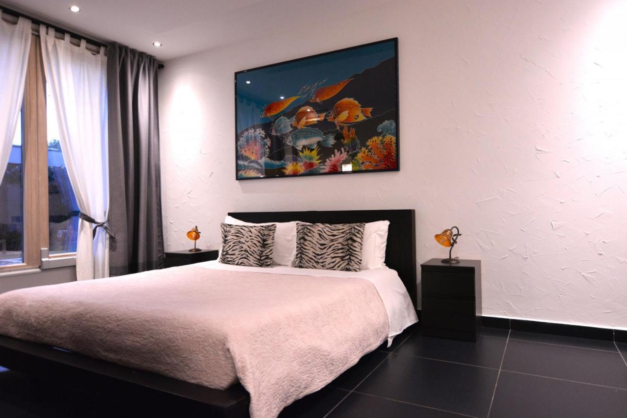 Suite Mimosa Con Piscina - Affitti Brevi Italia Sirmione Ngoại thất bức ảnh