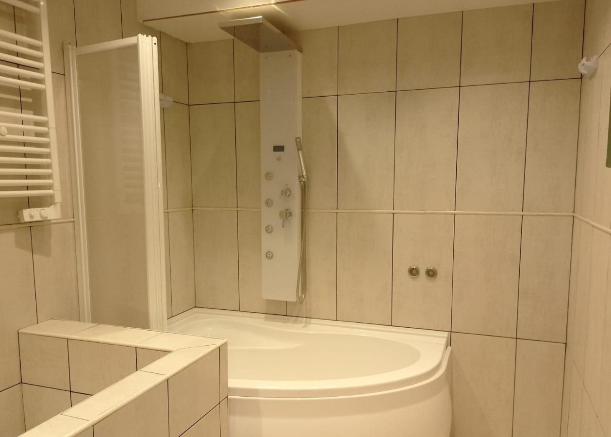 Suite Mimosa Con Piscina - Affitti Brevi Italia Sirmione Ngoại thất bức ảnh